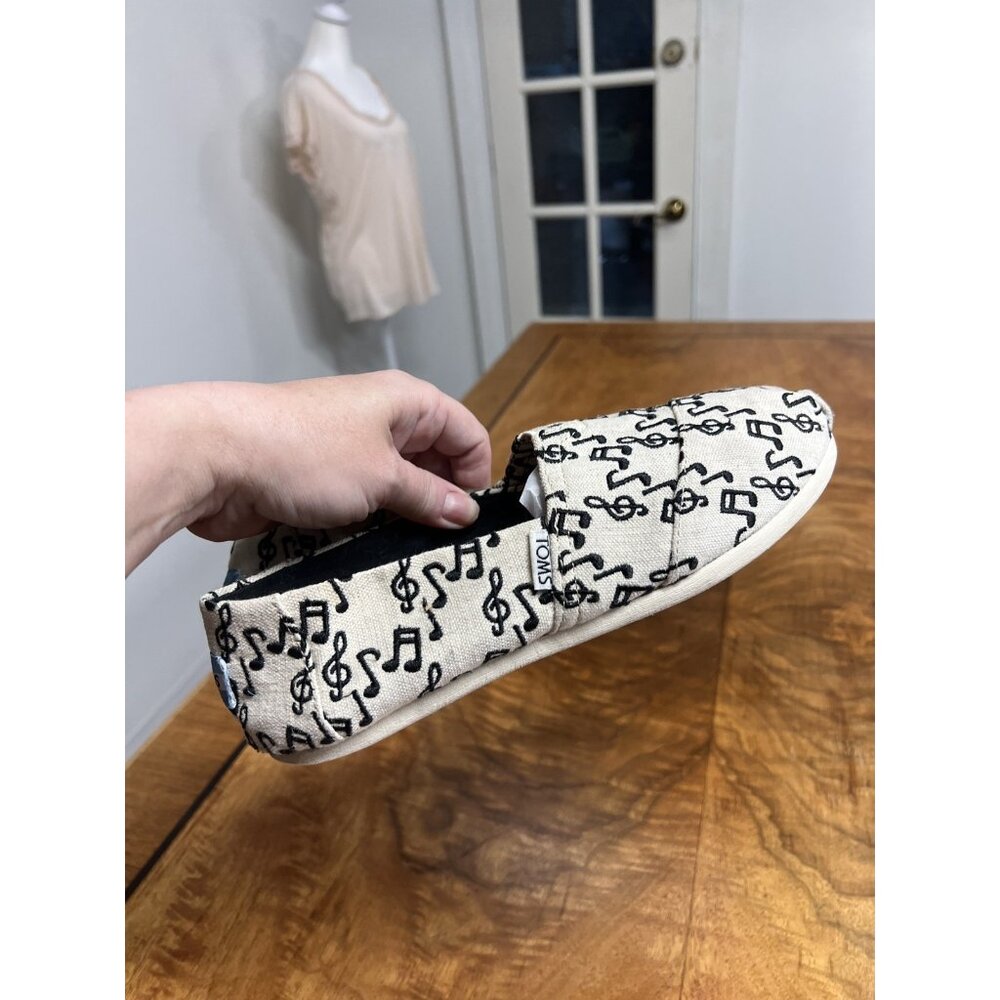 Tom’s Women’s 8 Venice Collection Off White Music Notes Canvas Shoes Sneakers - Picture 3 of 8